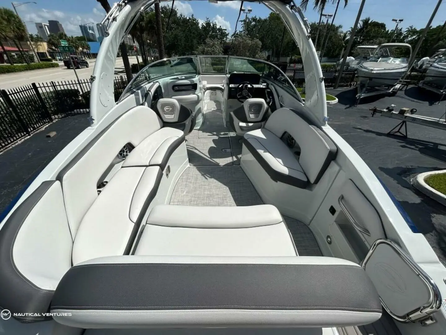 2024 Crownline 290 xss