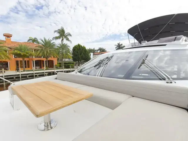 Sunseeker Sport Yacht 74