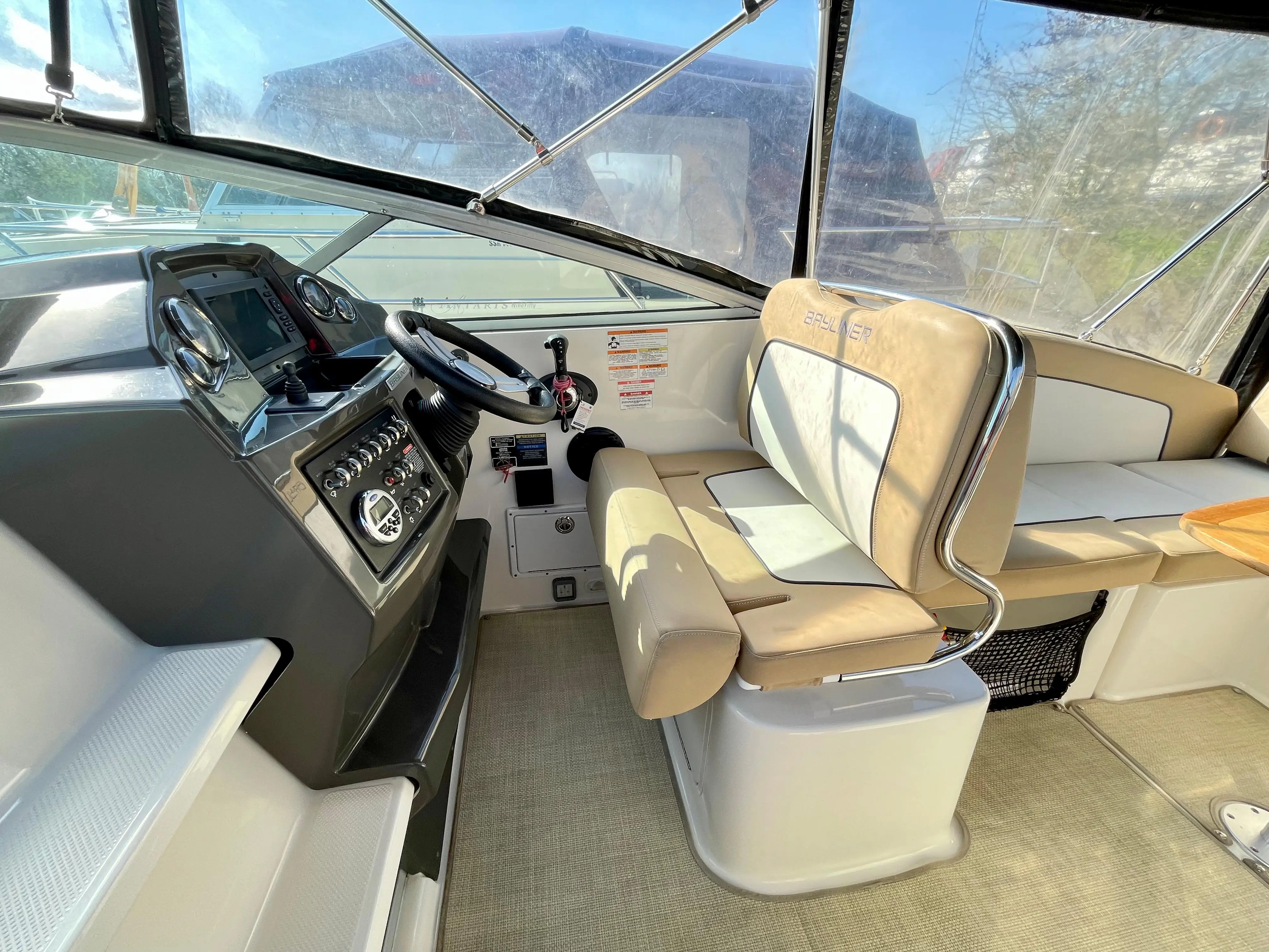 BAYLINER 842 2016