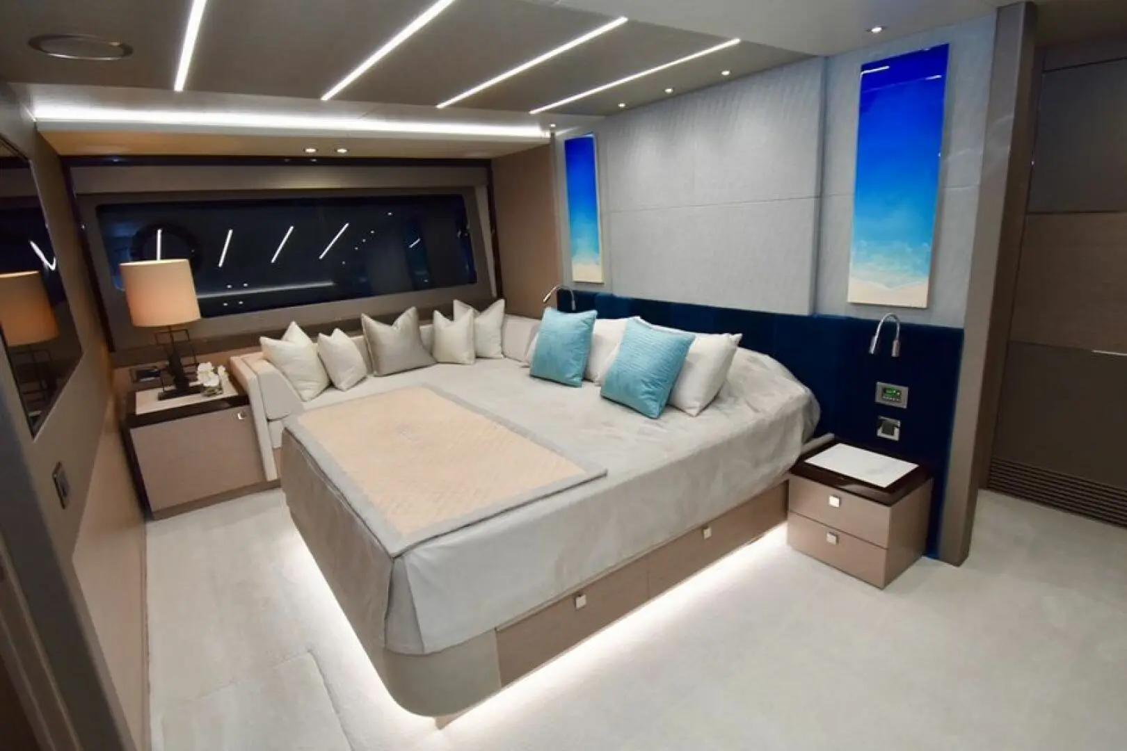 2018 Sunseeker yacht