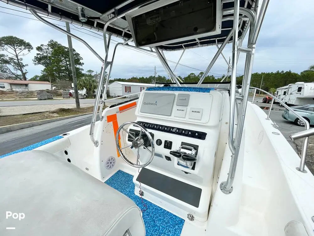 2003 Cobia Boats 312 sport cabin