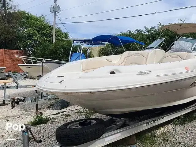 Sea Ray 270 Sundeck