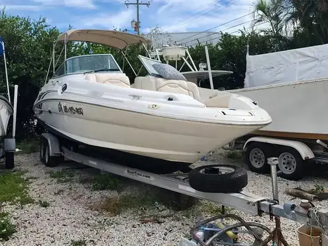 Sea Ray 270 Sundeck