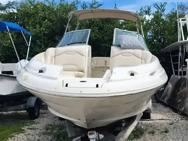 Sea Ray 270 Sundeck