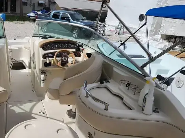 Sea Ray 270 Sundeck