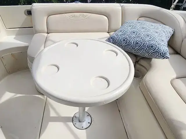 Sea Ray 270 Sundeck