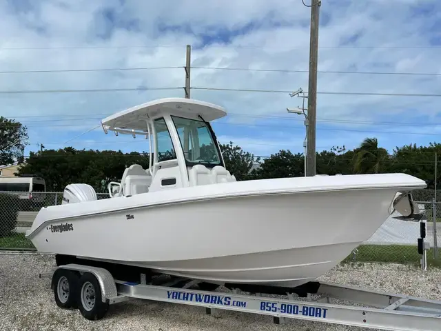 Everglades Boats 235cc