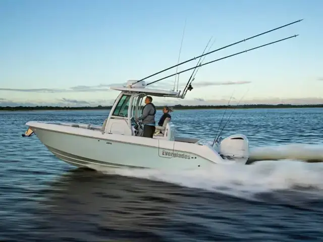 Everglades Boats 235 CC