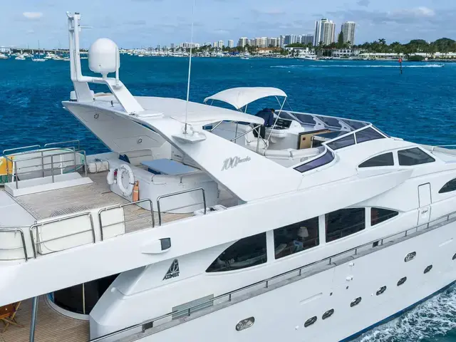 Azimut 100'