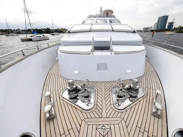 Azimut 100'