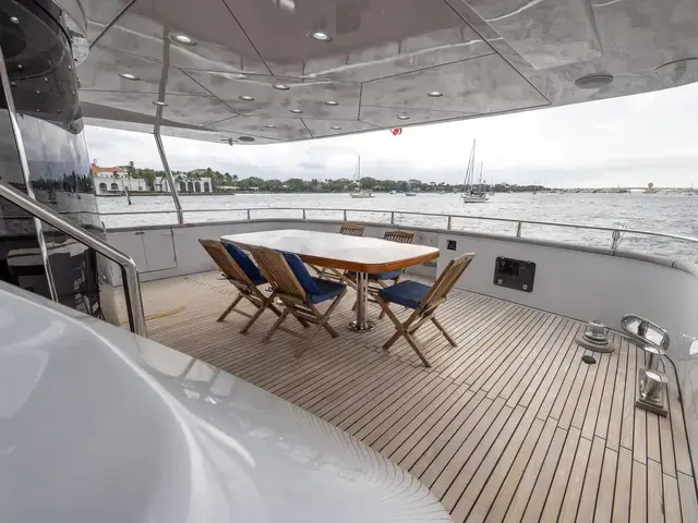 Azimut 100'