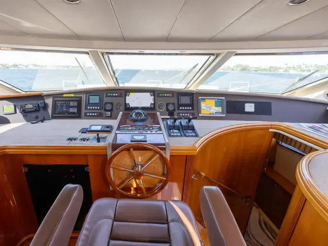 Azimut 100'