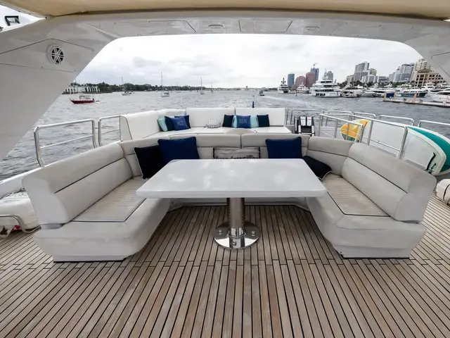 Azimut 100'