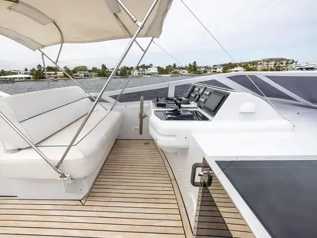 Azimut 100'