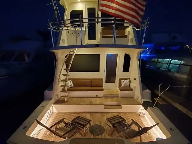 Hatteras Convertible