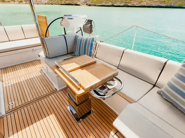 Beneteau Oceanis Yacht 62