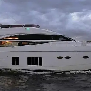 2011 Princess 72