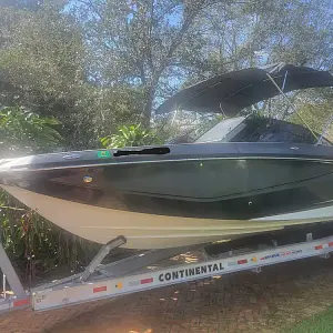 2017 Scarab Boats 255 Platinum