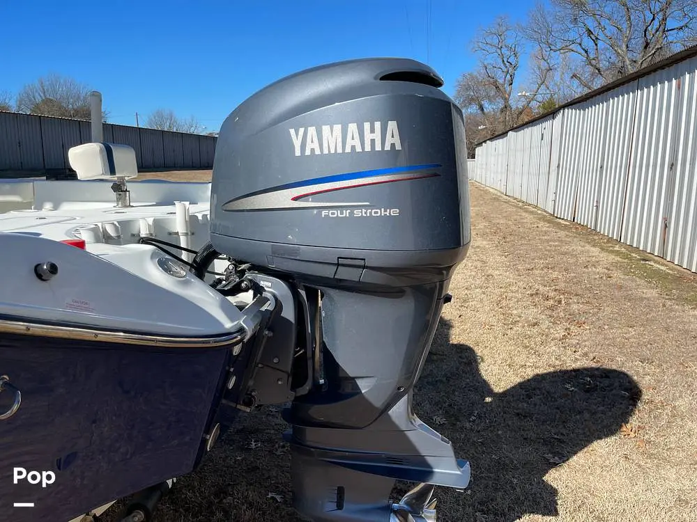 2005 Yamaha 2310 bay