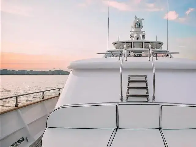 Benetti 90