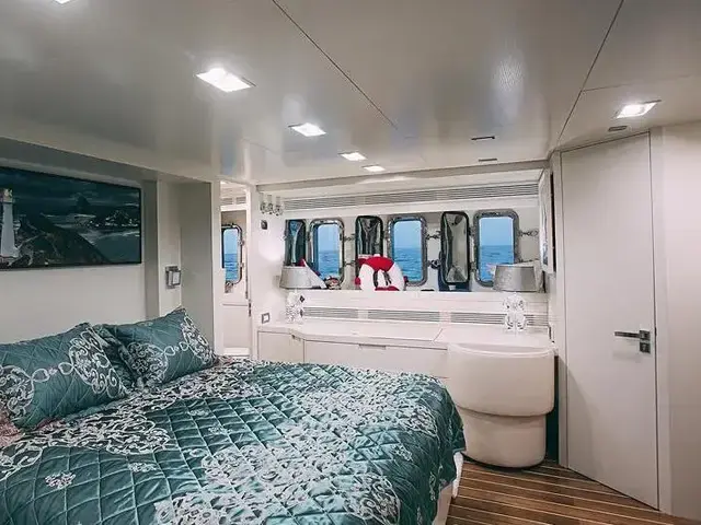 Benetti 90