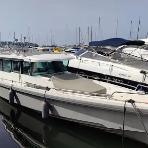 2017 Axopar 37 Sport Cabin