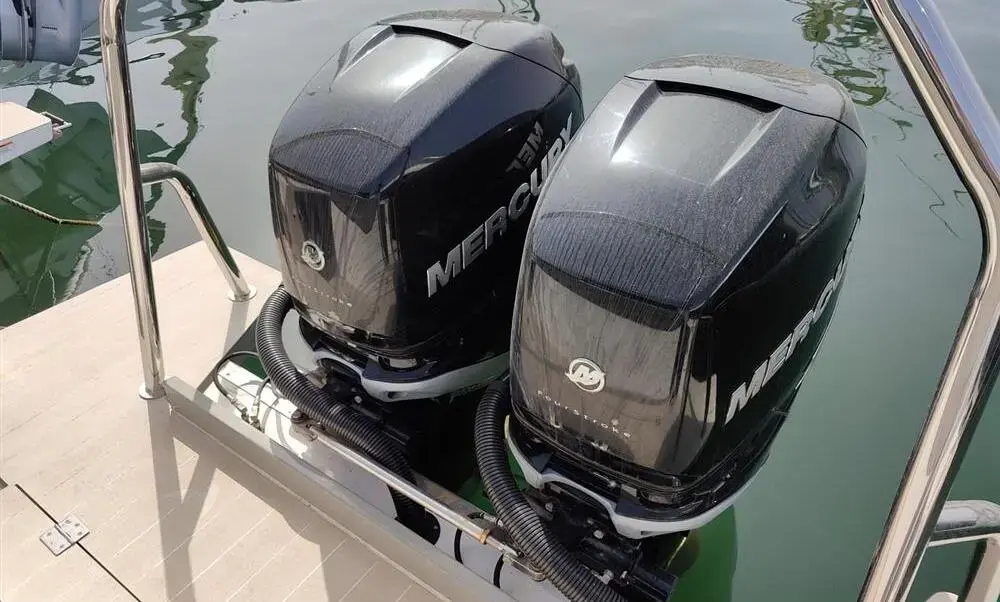 2017 Axopar 37 sport cabin