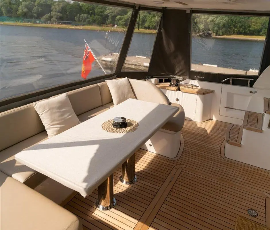 2017 Princess 68