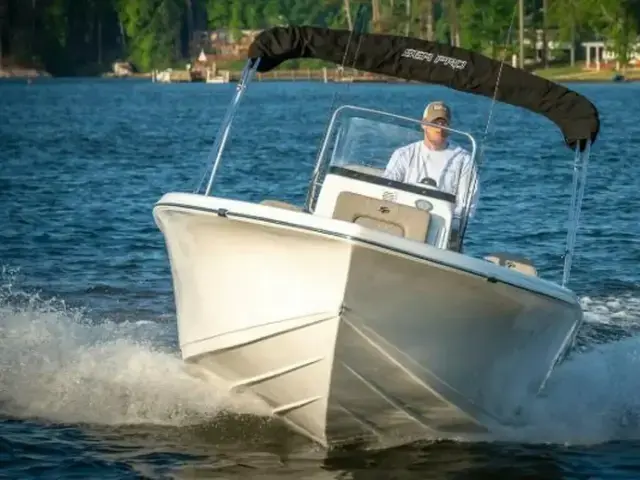 Sea Pro 202 Center Console