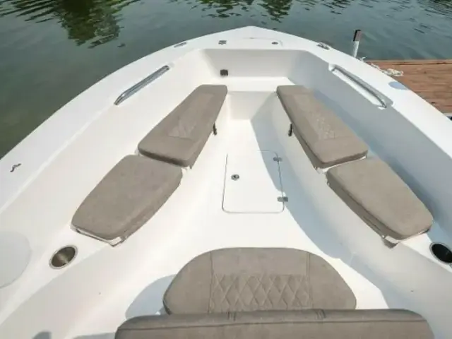 Sea Pro 202 Center Console