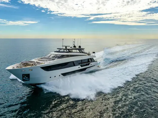 Ferretti Yachts 1000