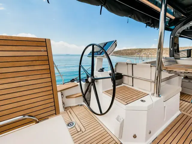 Beneteau Oceanis Yacht 62