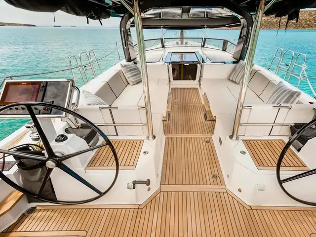 Beneteau Oceanis Yacht 62