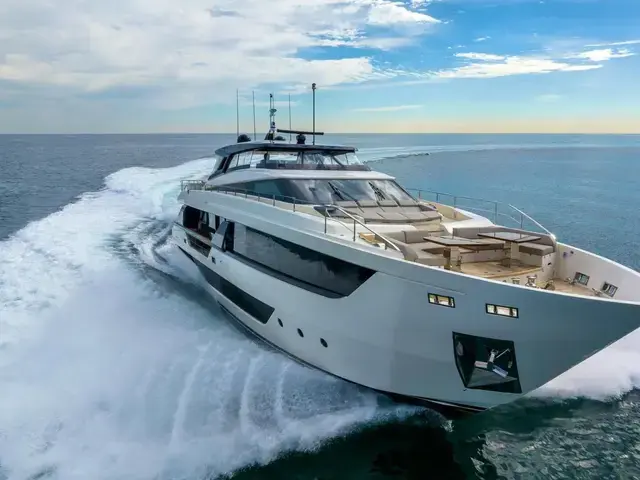 Ferretti Yachts 1000