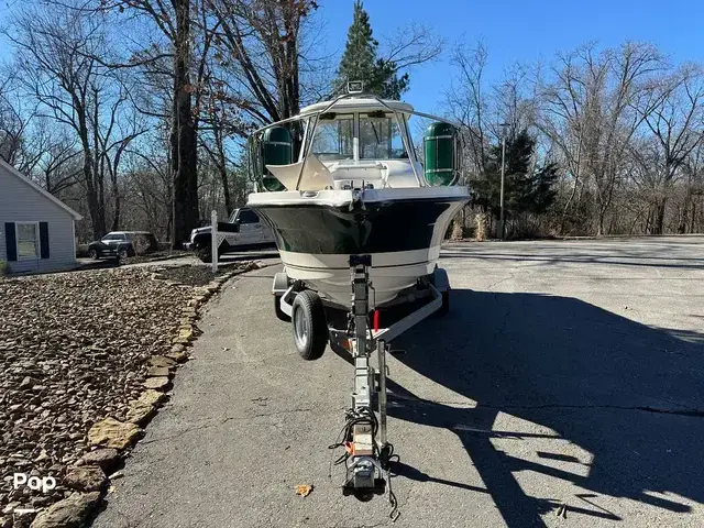 Trophy Boats 2152 Walkaround