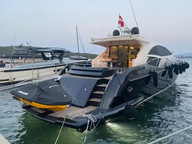 Queens Yachts 72