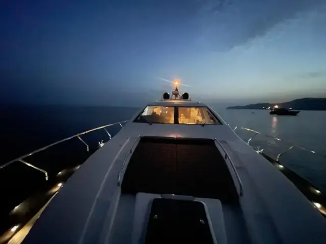 Queens Yachts 72