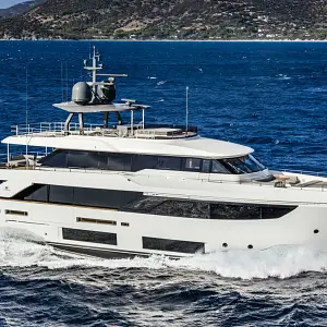 2013 Custom Line Navetta 33 Crescendo