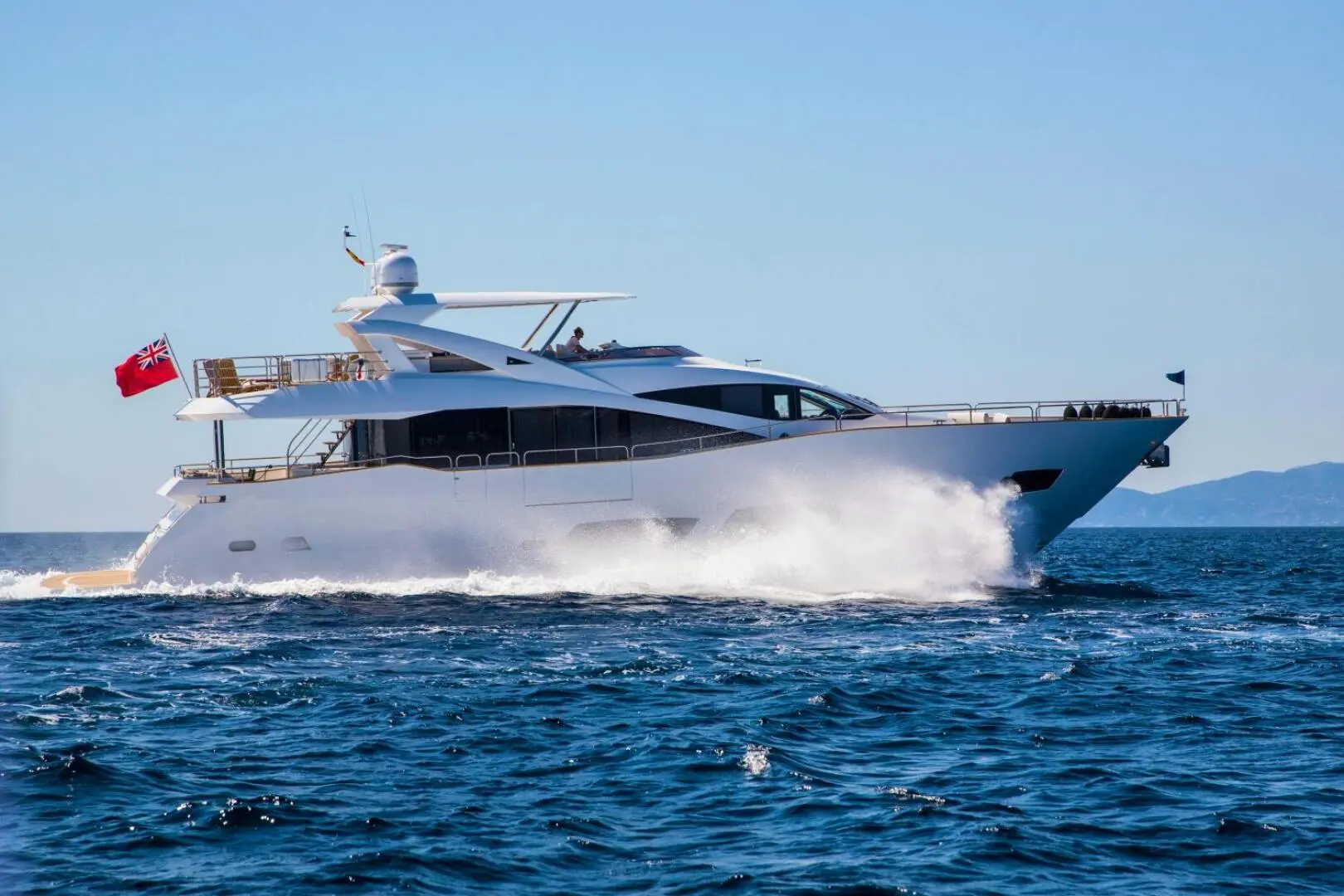 2014 Sunseeker 28m yacht