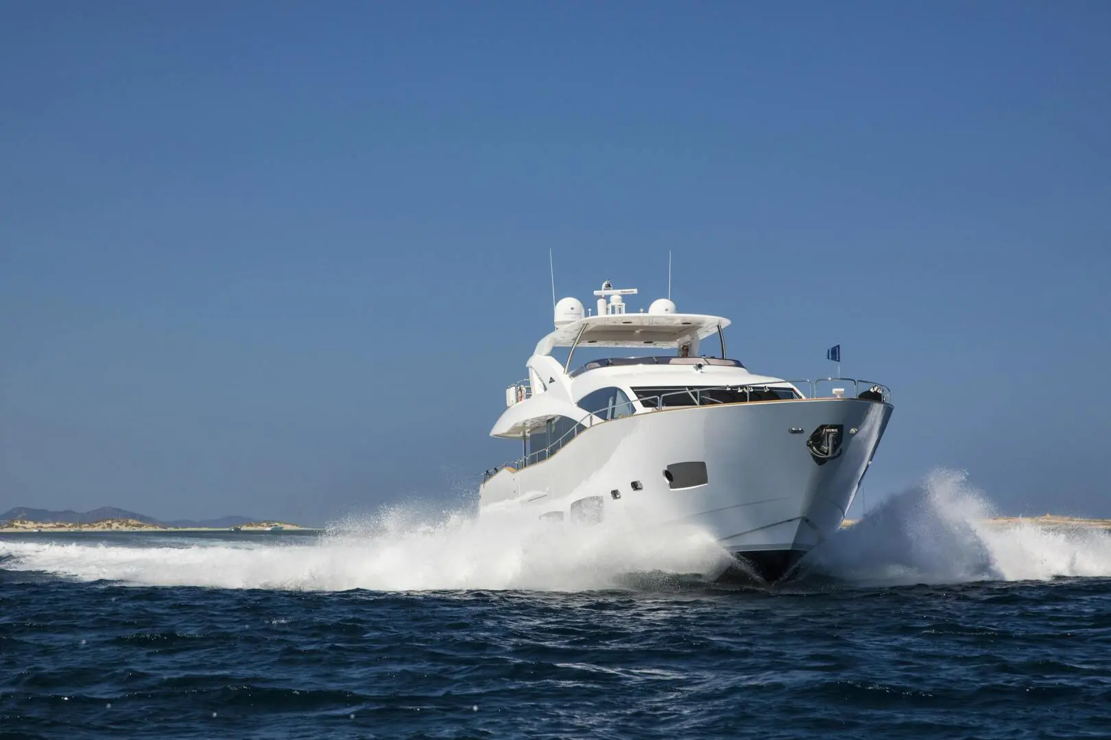 2014 Sunseeker 28m yacht