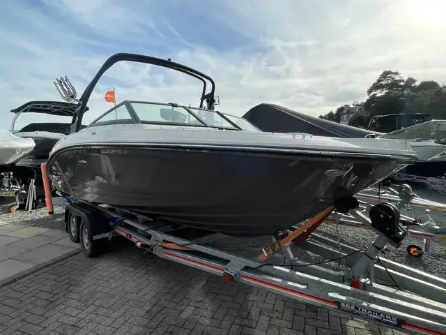 Sea Ray 210 SPX