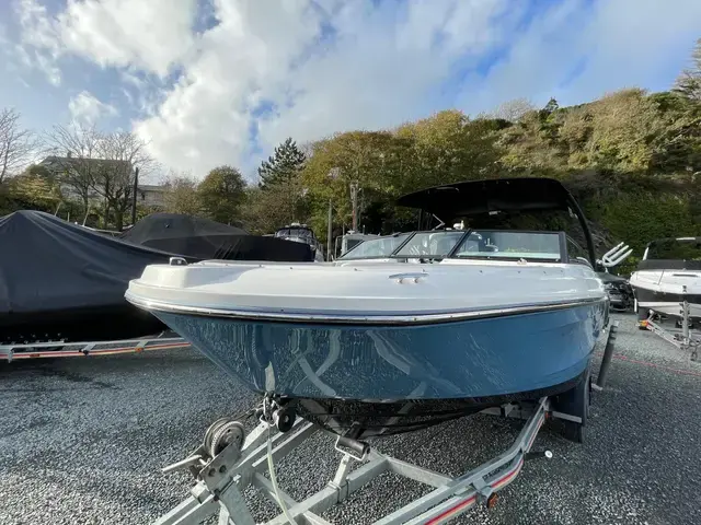 Sea Ray 230 Spx