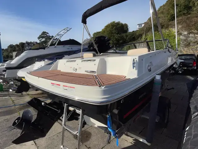 Bayliner Vr4