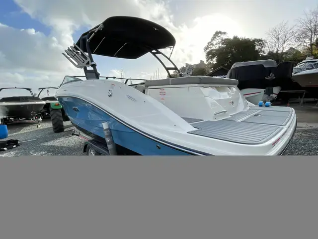 Sea Ray 230 Spx