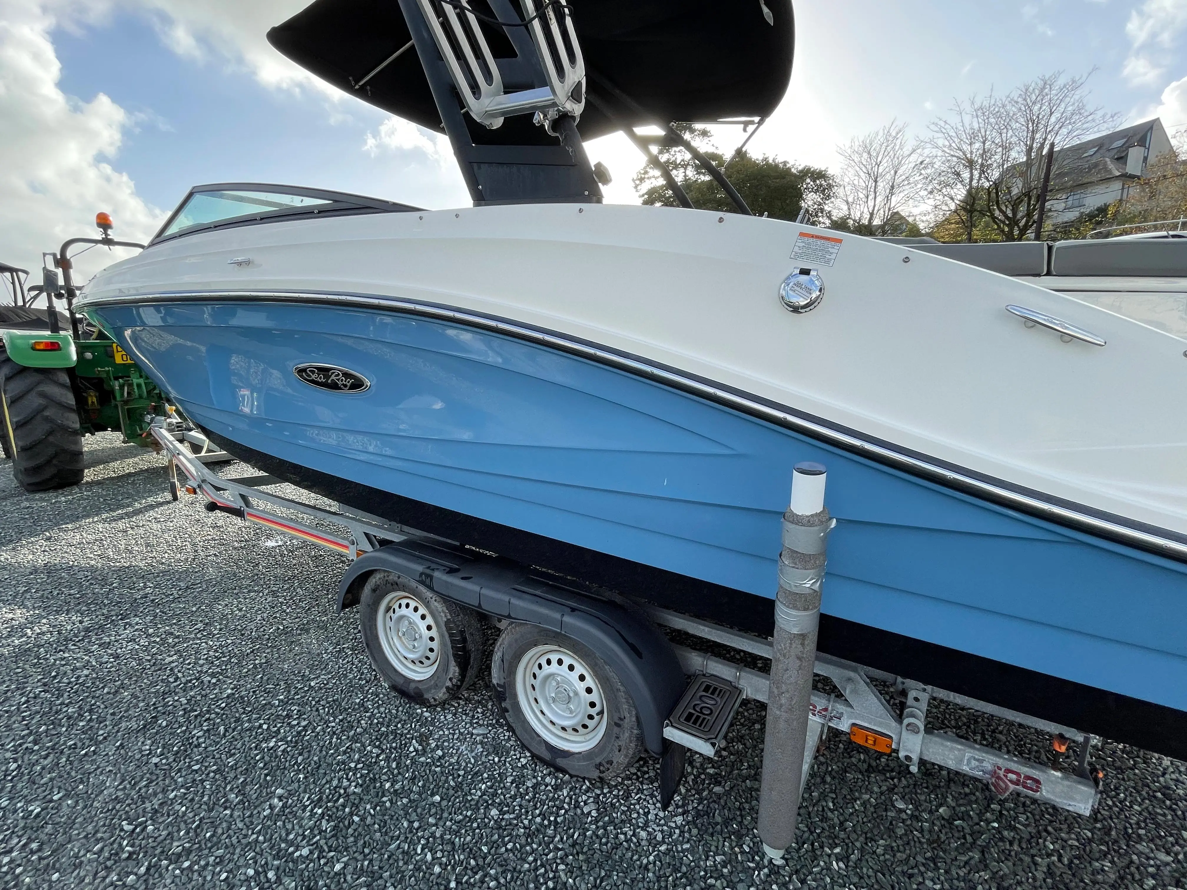 2020 Sea Ray 230 spx