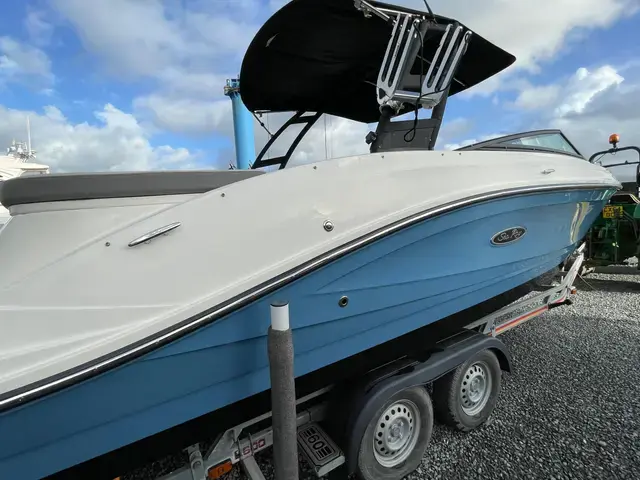 Sea Ray 230 Spx