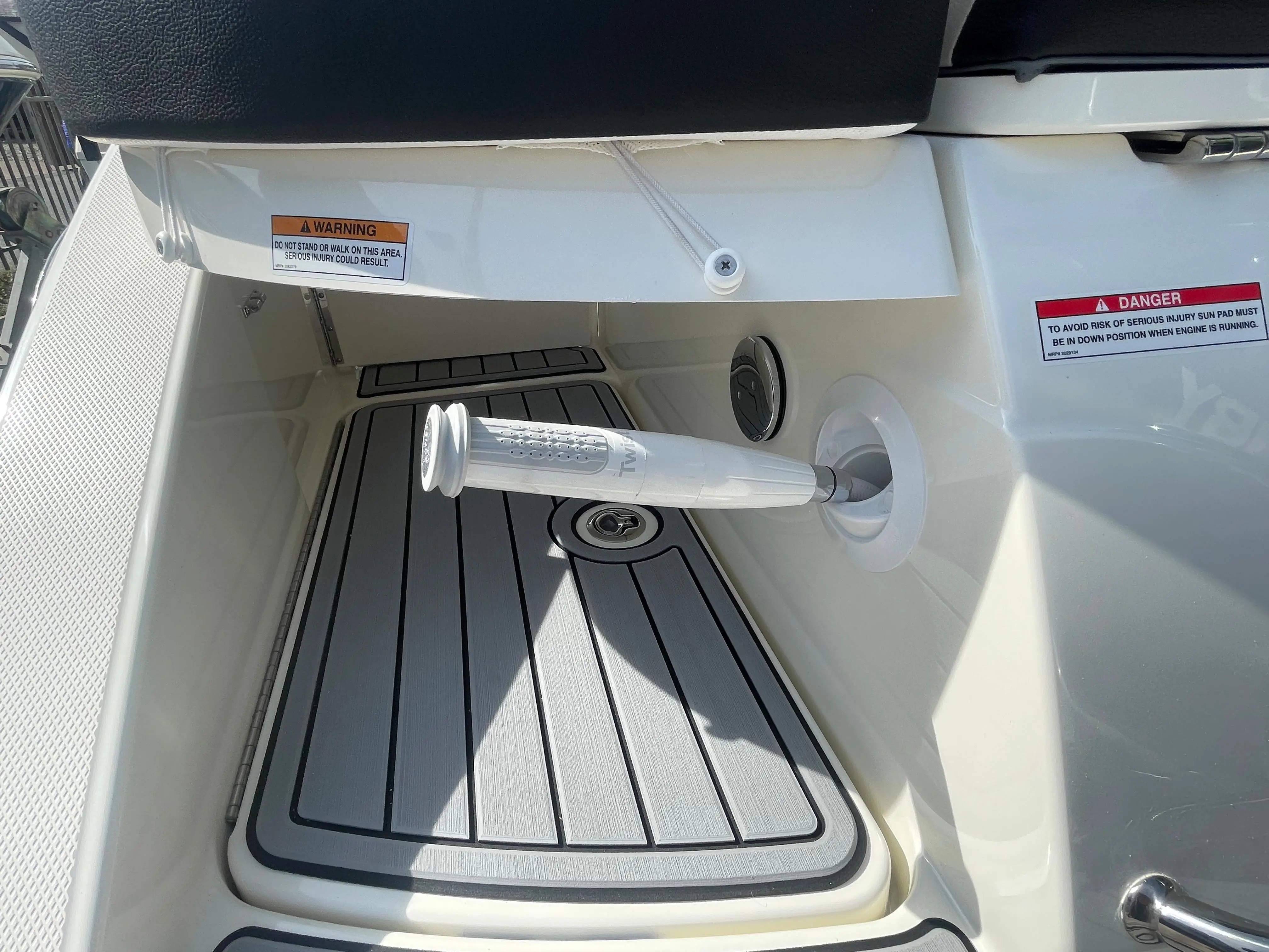 2023 Sea Ray 230 spx outboard