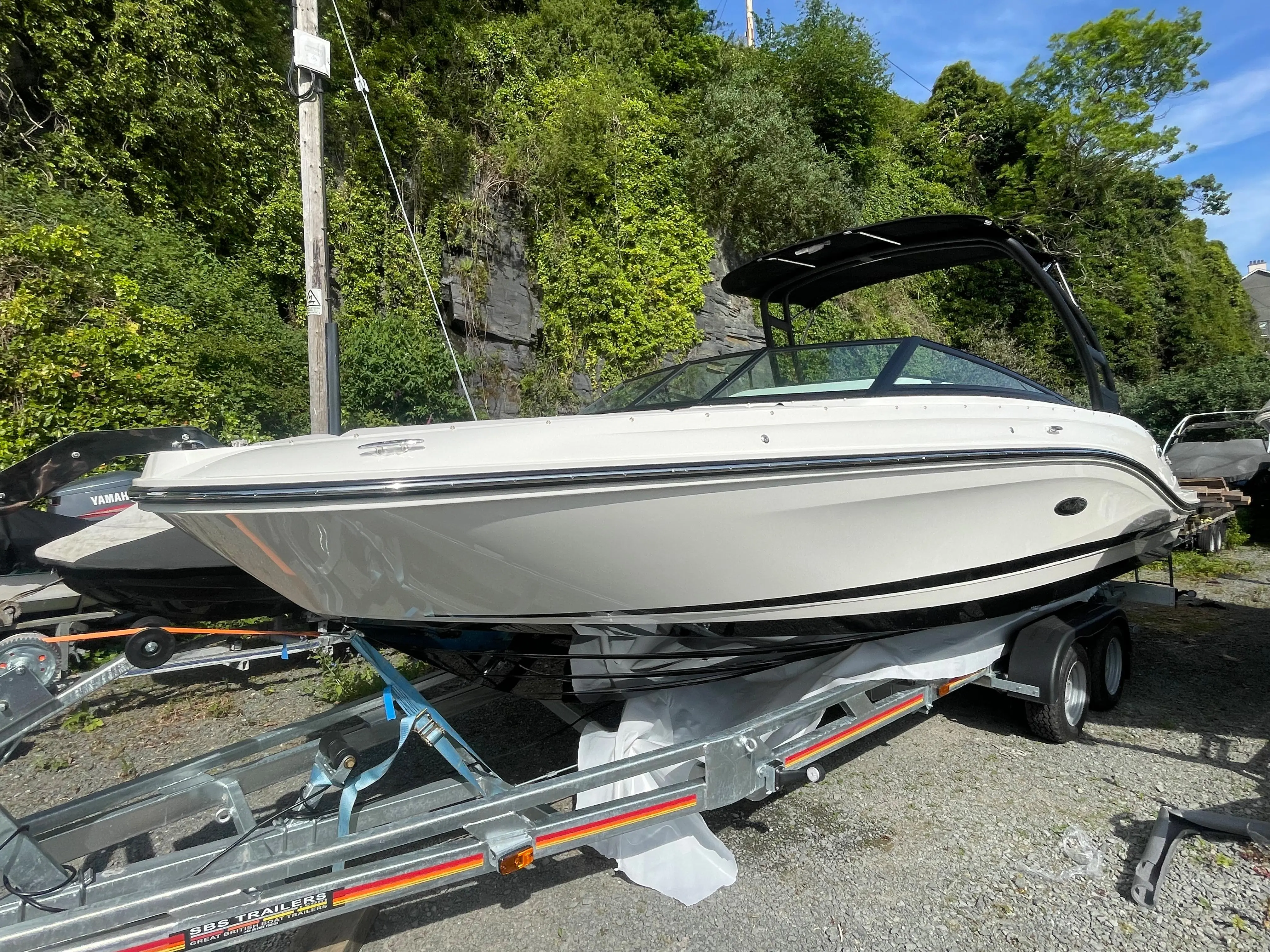 2023 Sea Ray 230 spx outboard