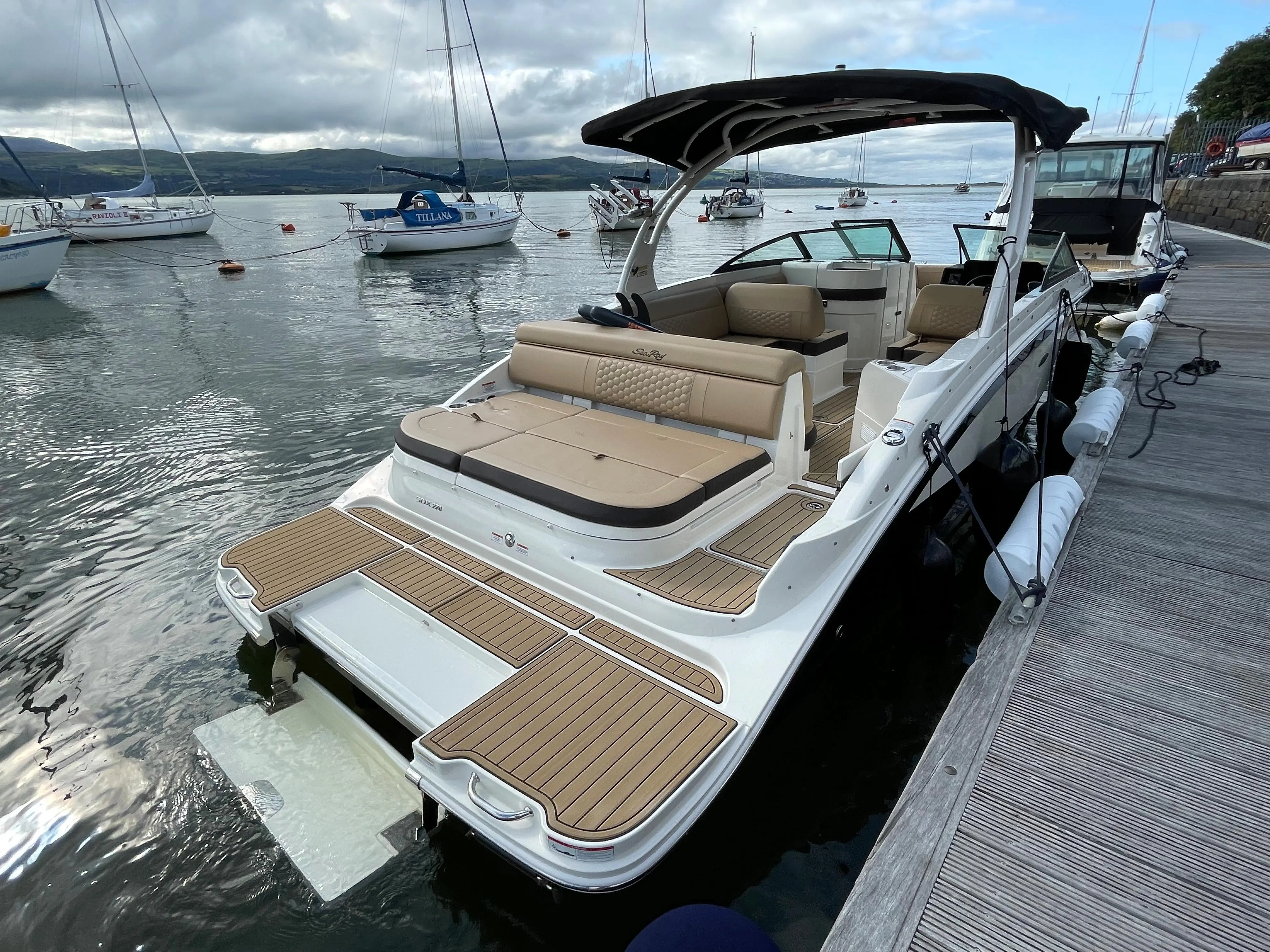 2023 Sea Ray 270 sdx