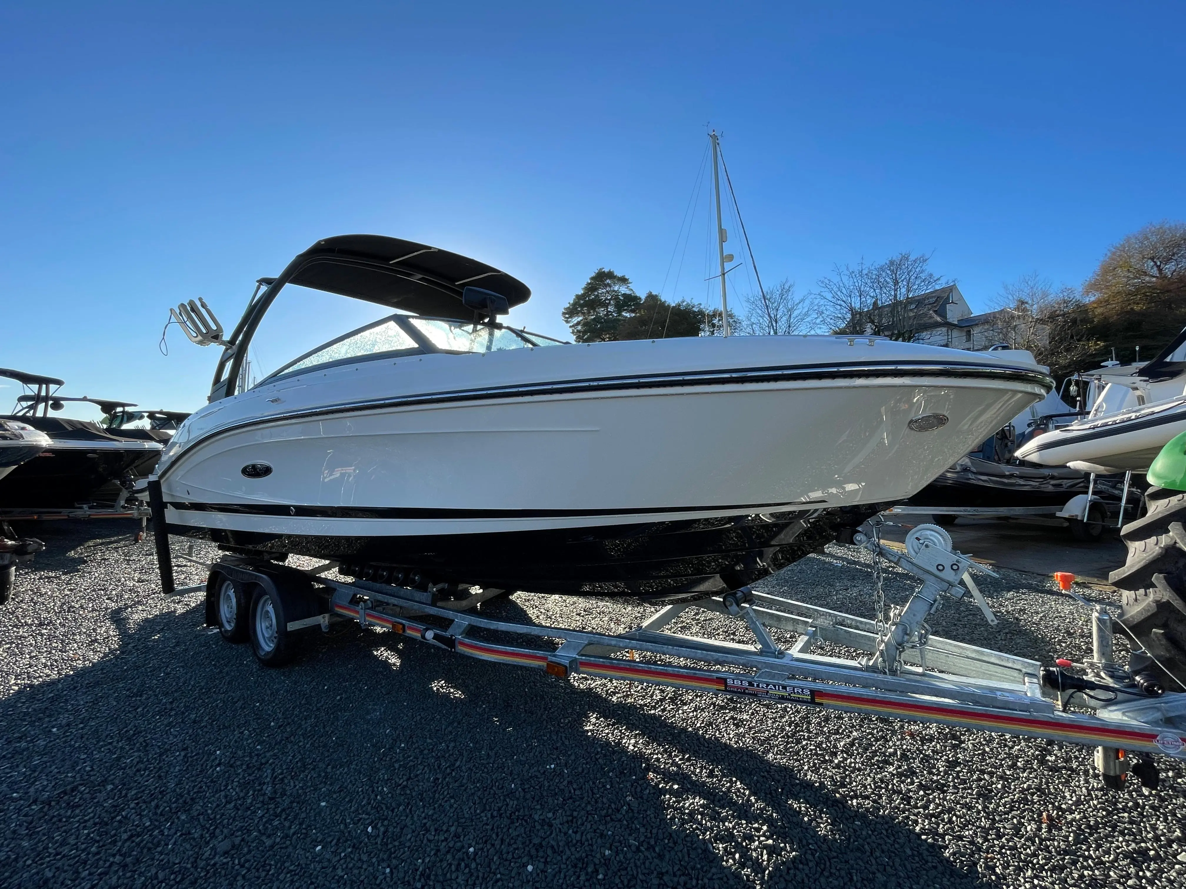 2023 Sea Ray 230 spx